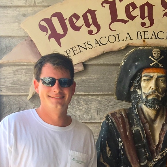 Meet your Posher, Taylor - Picture 1 of 3